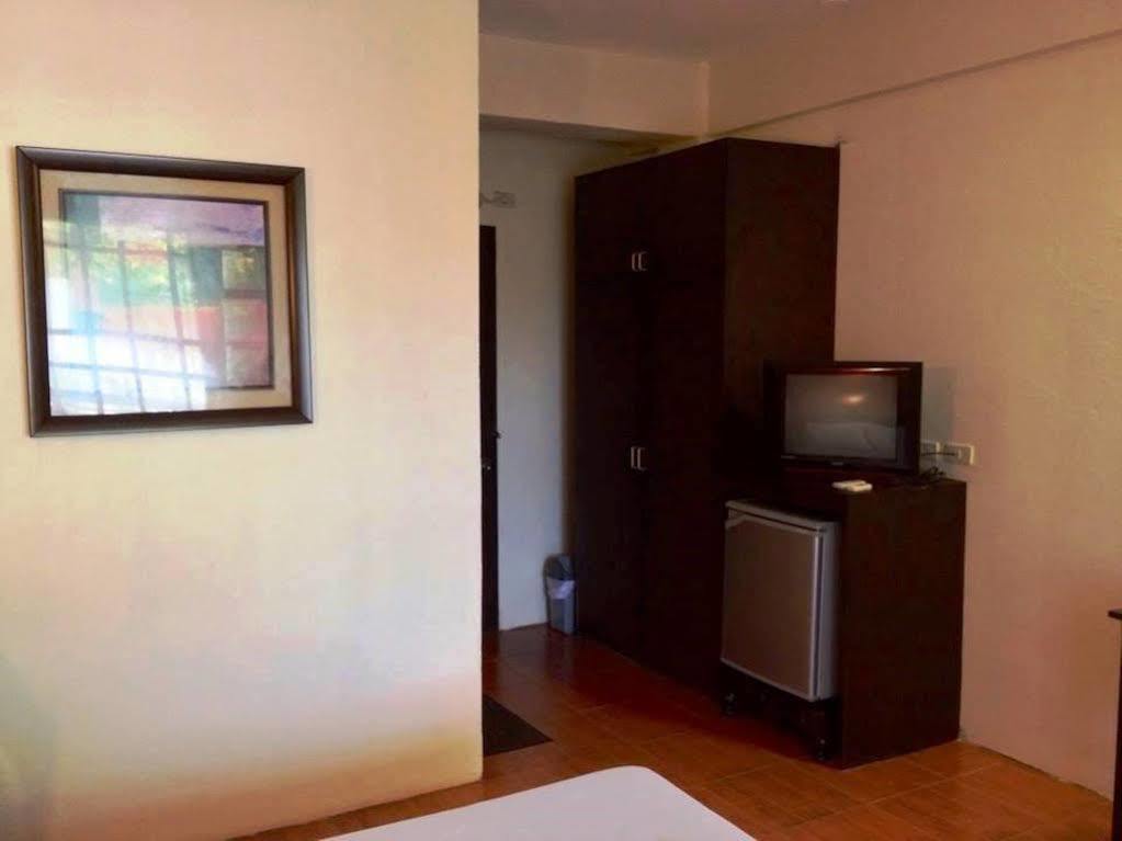 ปังเลา ไอส์แลนด์ ฟรานเซน เรสซิเดนซ์ Hotel Taporok ภายนอก รูปภาพ