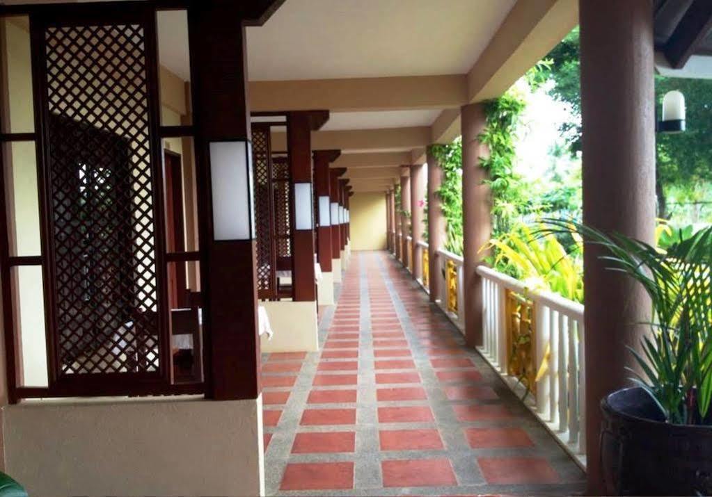 ปังเลา ไอส์แลนด์ ฟรานเซน เรสซิเดนซ์ Hotel Taporok ภายนอก รูปภาพ